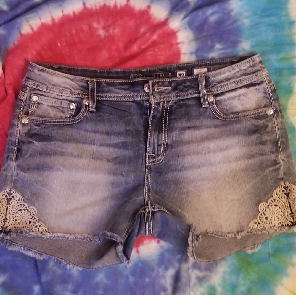 Miss Me shorts size 33 ❤❤
